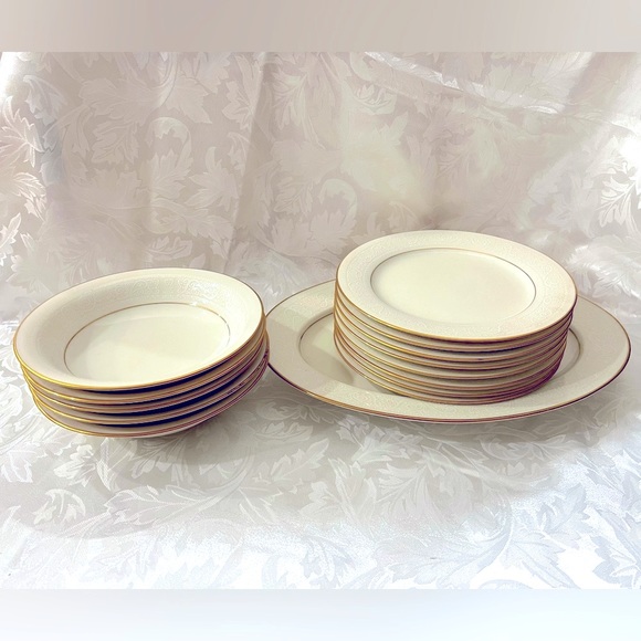 Vintage Noritake ivory china (set of 14 pieces)